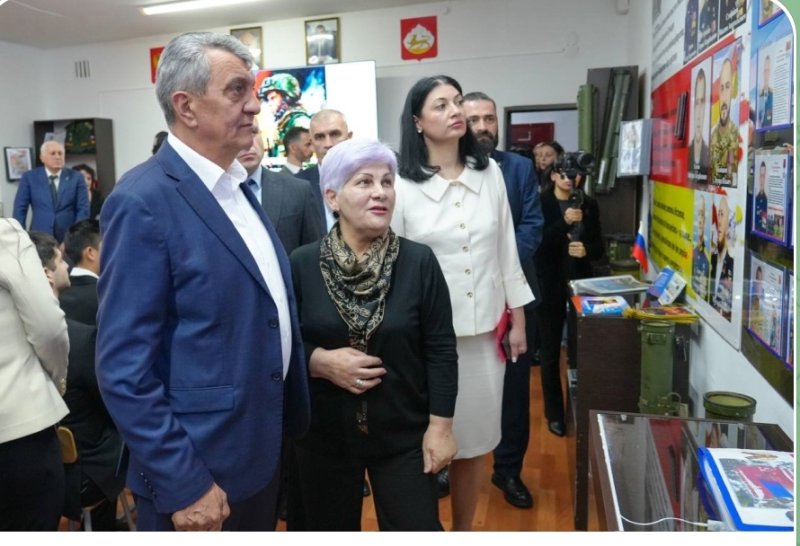 Единые стенды, посвященные героям России!!!